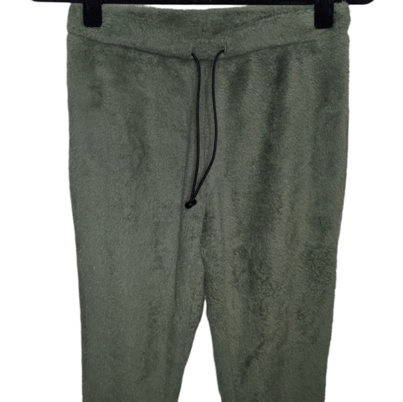 Love Women's Green Fuzzy Jacket and Pants Set Size S ๐โจ - Picture 12 of 13